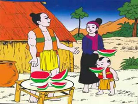 Cả nhà An Tiêm mừng rỡ ăn dưa hấu